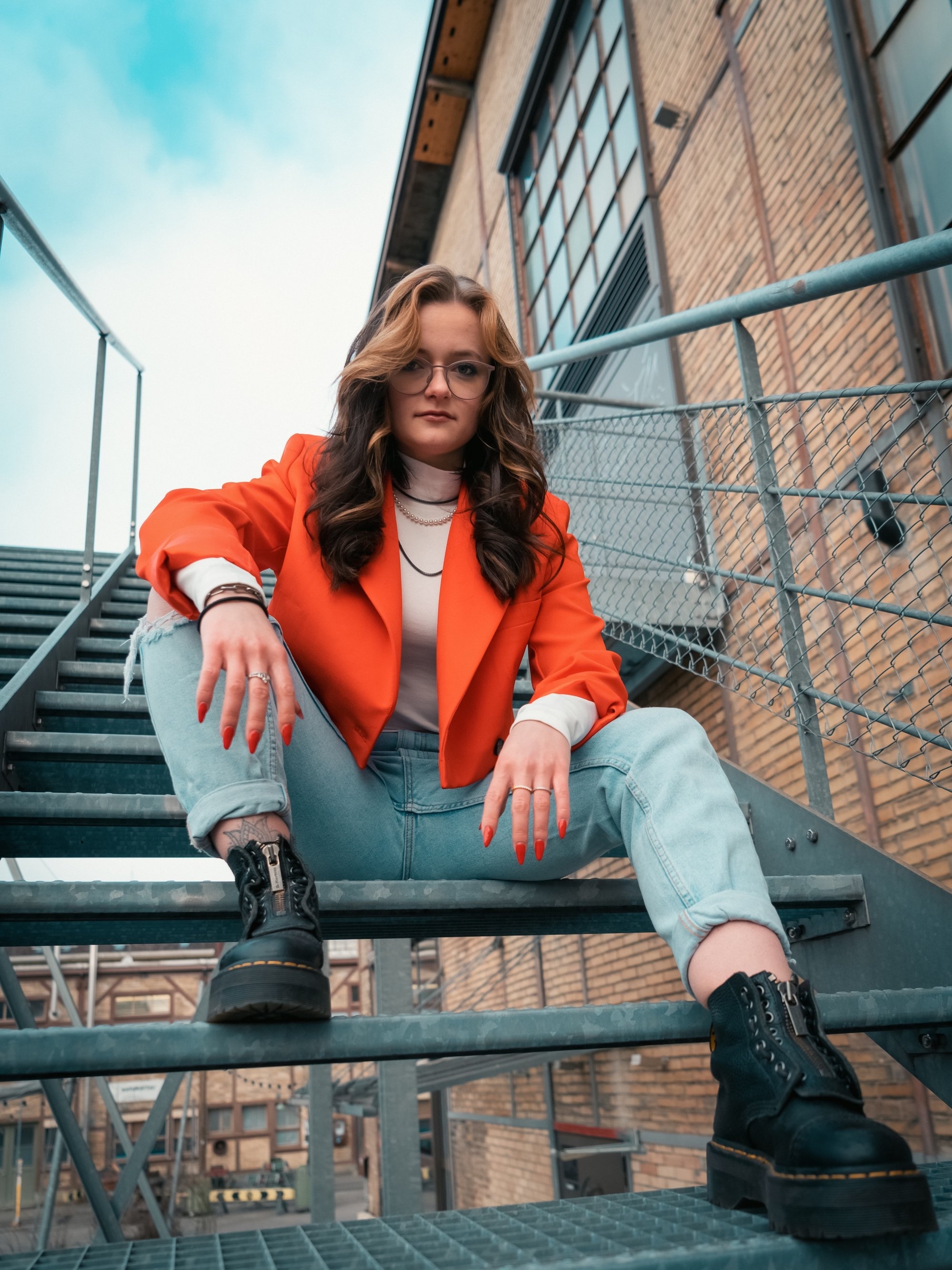 carousel-hero-element image-0